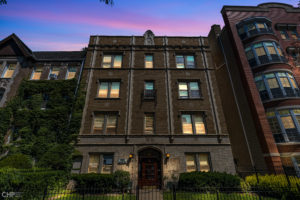 640 W Wrightwood