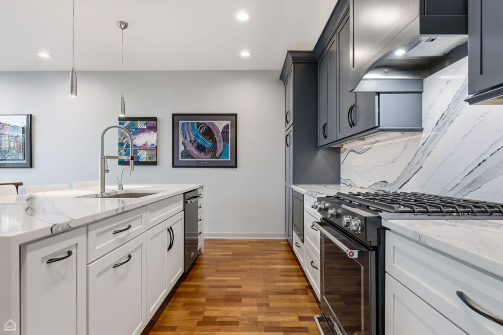 14-web-or-mls-3946 N Ravenswood Ave 603 – Steve Jurgens_CHP2025_014