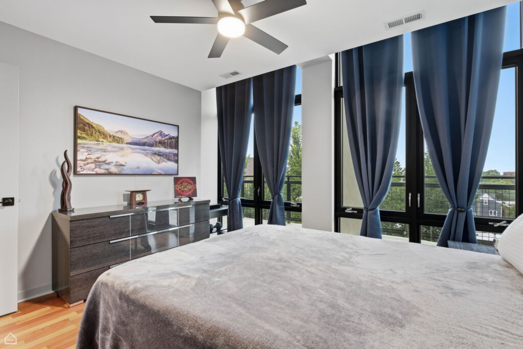 26-web-or-mls-3946 N Ravenswood Ave 603 – Steve Jurgens_CHP2025_033