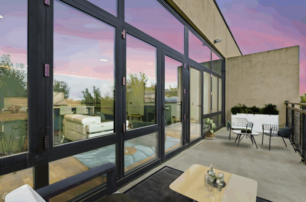 50-web-or-mls-3946 N ravenswood deck 2 day to dusk