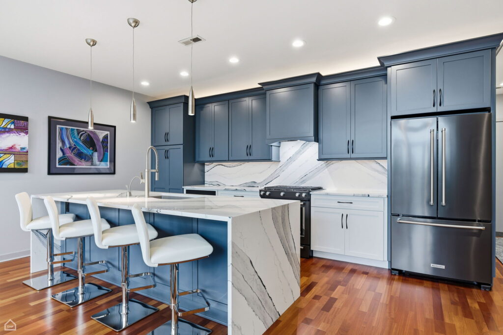 54-web-or-mls-13-print-3946 N Ravenswood Ave 603 – Steve Jurgens_CHP2025_012_Edit