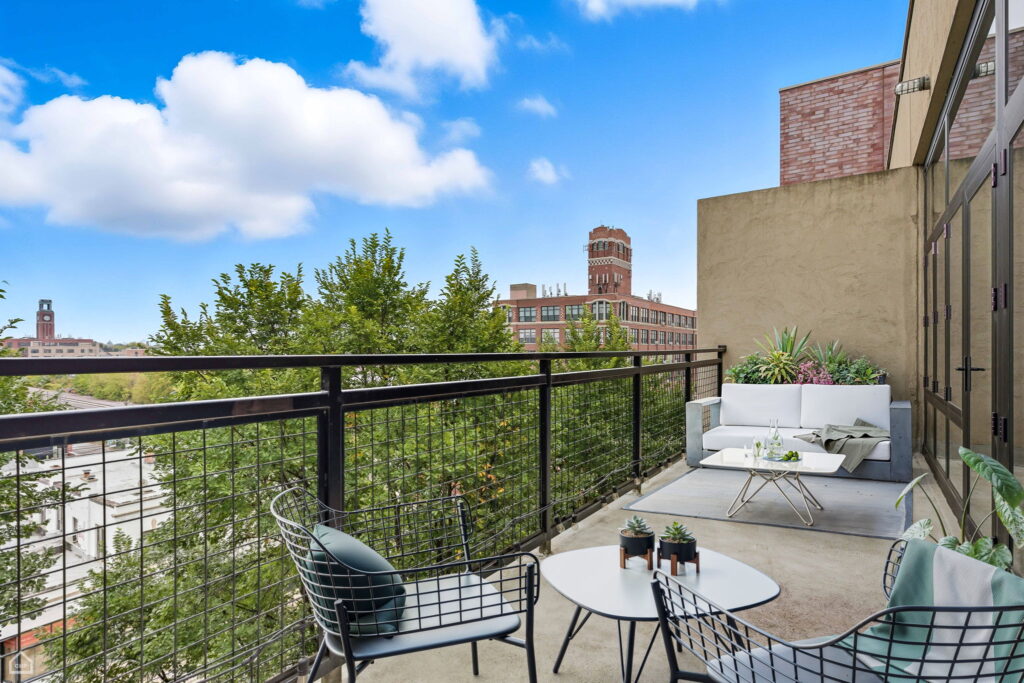 9-web-or-mls-3946_N_Ravenswood_37-print-3946_N_Ravenswood_Ave_603_-_Steve_Jurgens_CHP2025_037_16-010-25_12_48