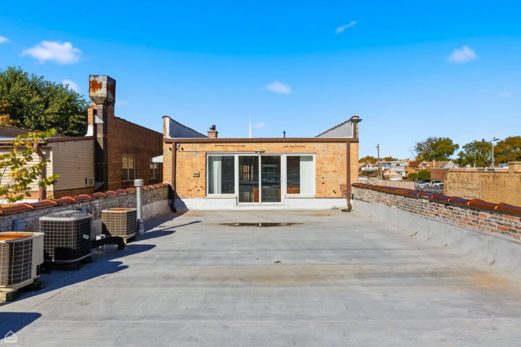 07 Deck off of kitchen