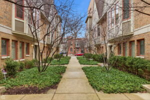 3149 N Honore