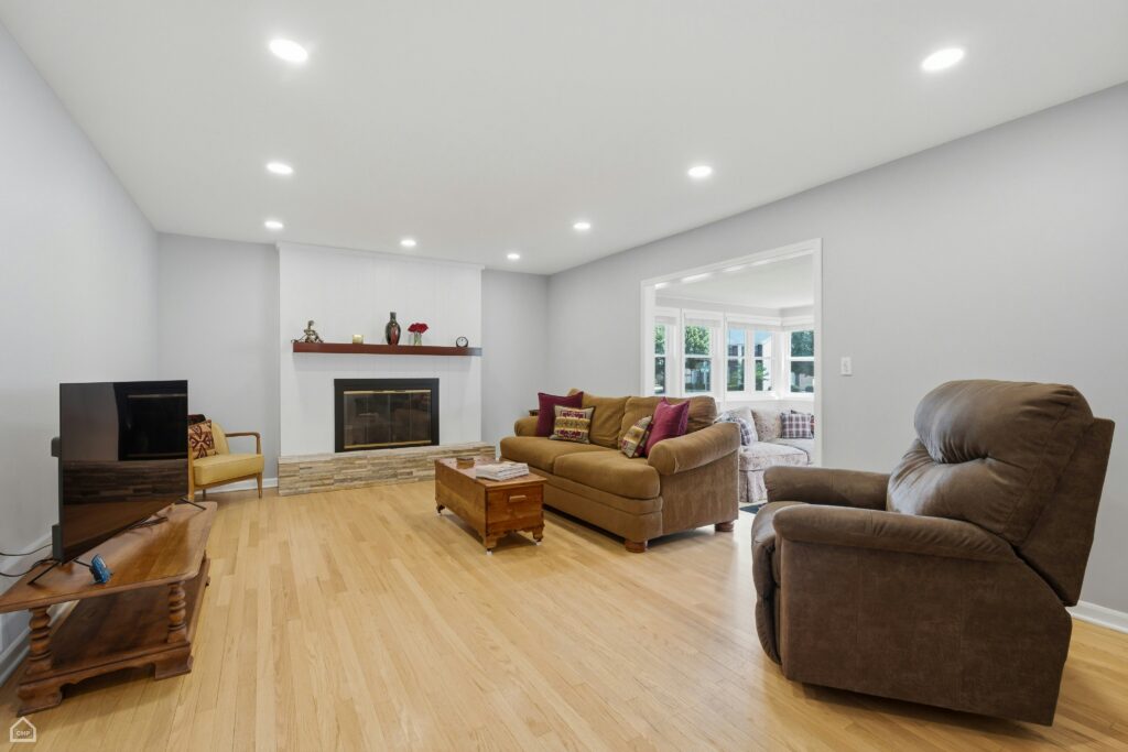 013-494086-3895 Anjou Ln – Pete Basile_023_14704975