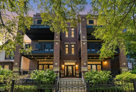 723 W Diversey PH 723 W Diversey PH