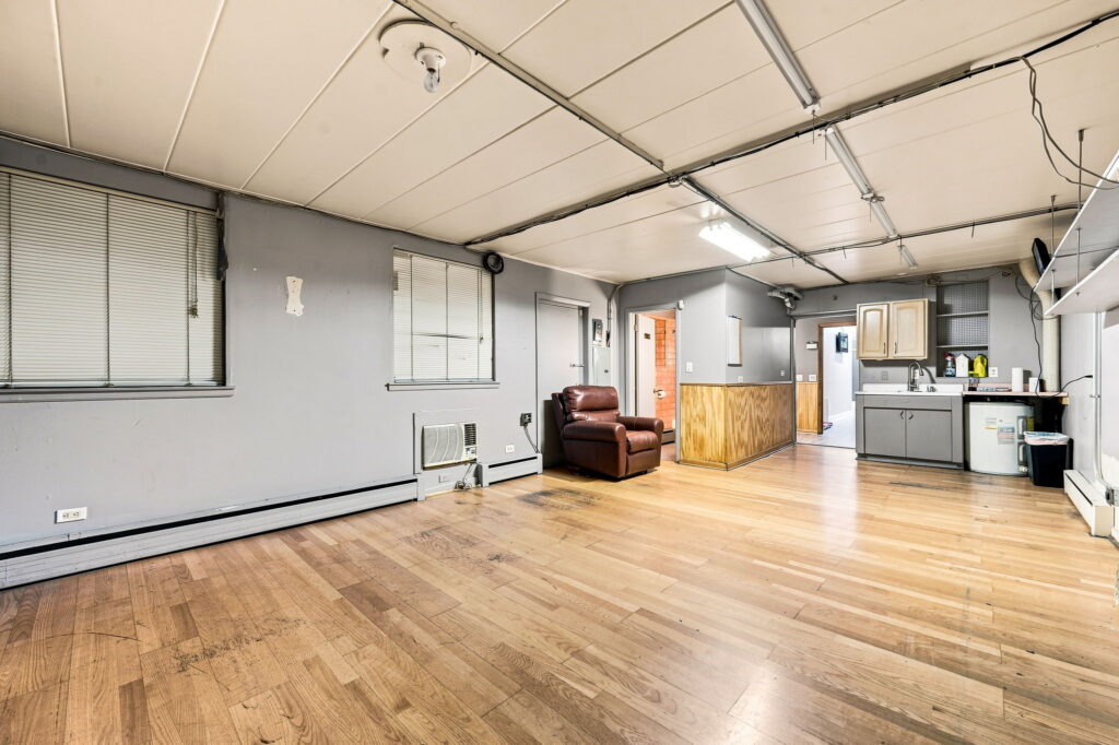 06 Rear Room