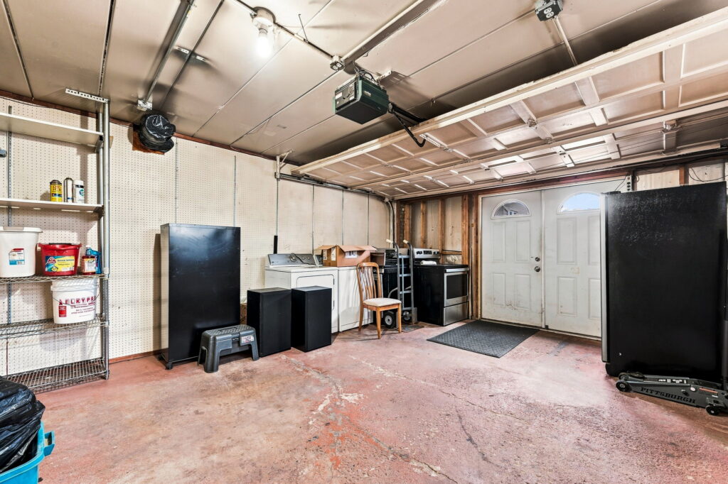 08 Garage