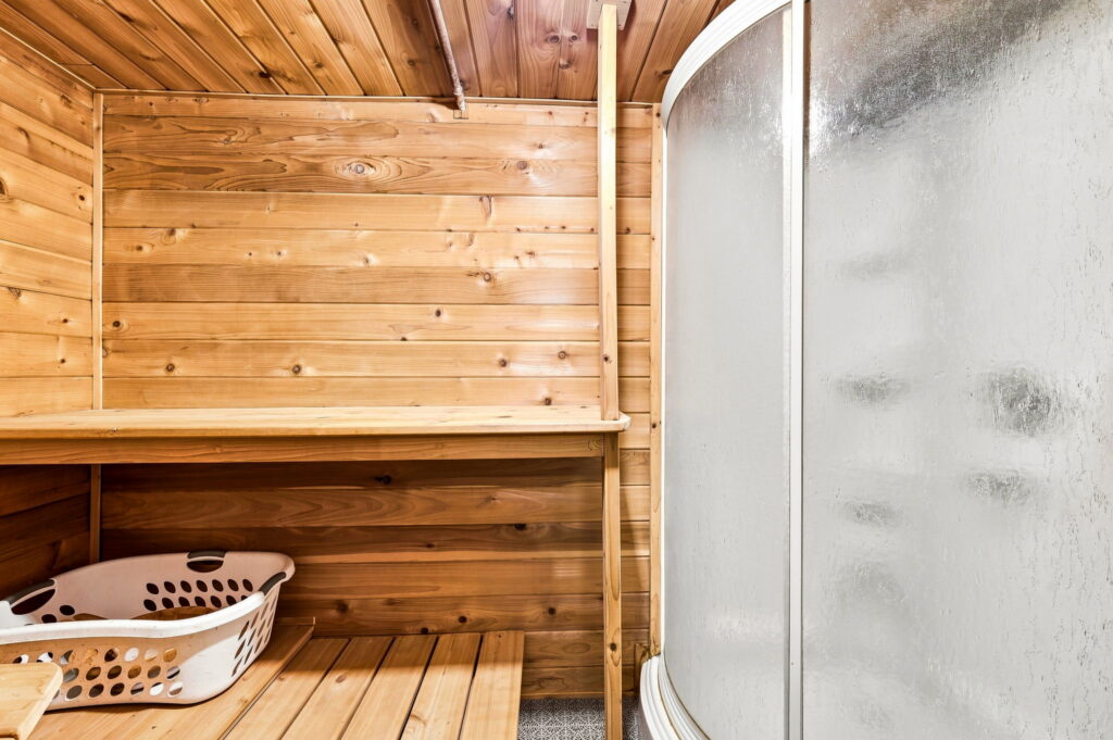 11 Lower Level Sauna