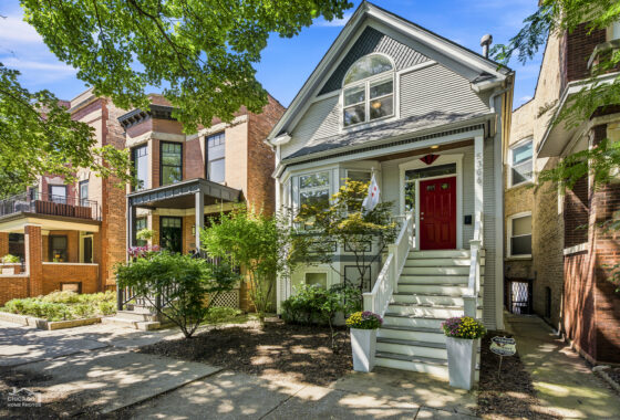 5306 N Paulina